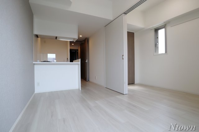 居室・リビング　こちらの居間で趣味の時間をお楽しみください