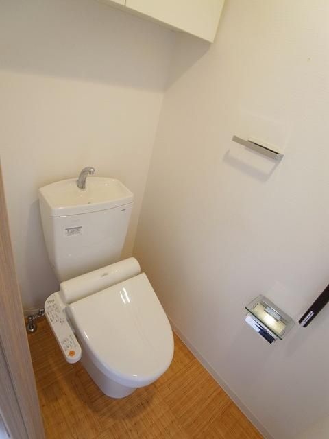 トイレ　☆色味の違うタイプもあります☆