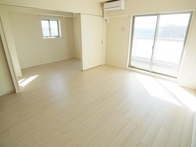 居室・リビング　☆色味の違うタイプもあります☆