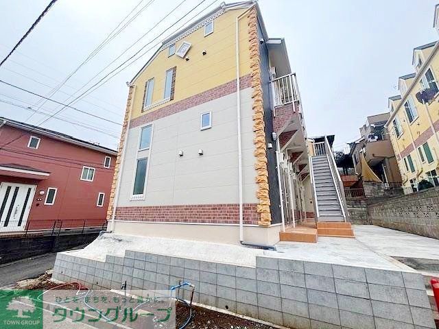 建物外観　駐車場