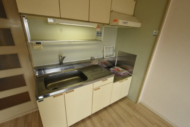 キッチン　壁付けキッチンでスペースを有効活用できます！