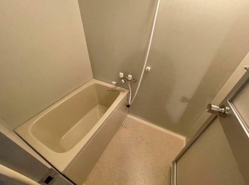 バス・シャワールーム　※同タイプ室内写真参照