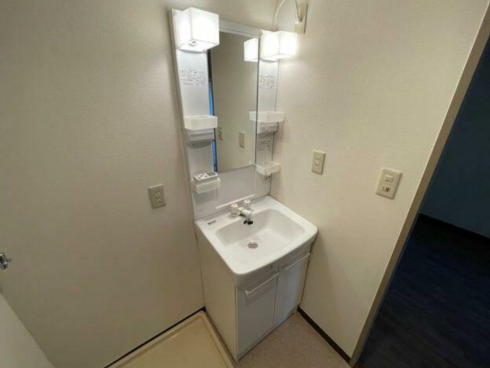洗面設備　※同タイプ室内写真参照
