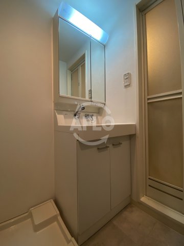 洗面設備　アーデンタワー西本町　独立洗面台