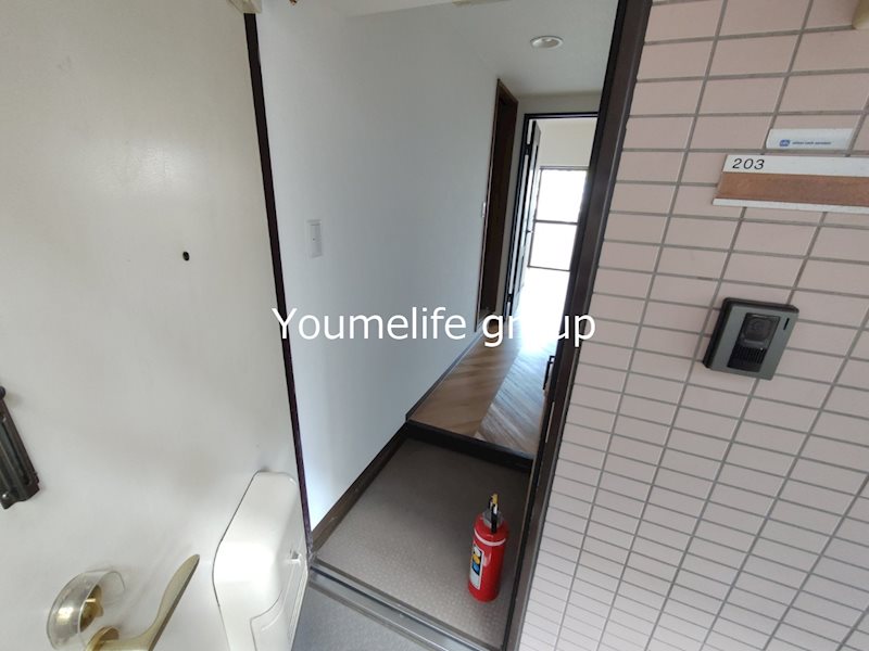 玄関　増えすぎたクツを上手に整理・収納してスッキリした玄関を実現