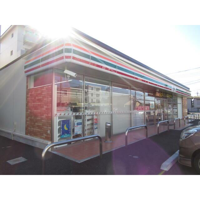 コンビニ　セブンイレブン伊勢原桜台１丁目店（コンビニ）まで126m