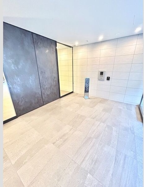 エントランス　名古屋で一番初期費用の安い賃貸専門の不動産会社です(^^)