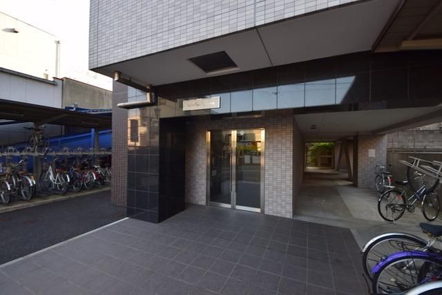 建物外観　★建物入口も立派です★