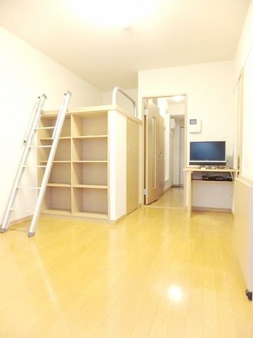 居室・リビング　★広々した居室★