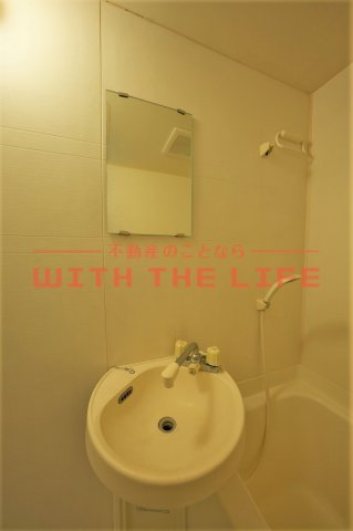 洗面設備　コンパクトで使いやすい洗面所