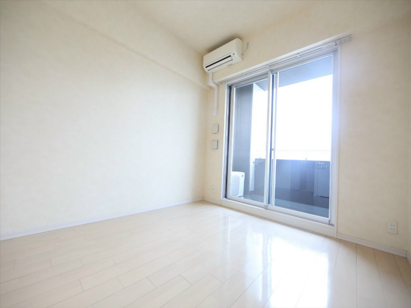 バルコニー　洋室6.8帖　クローゼット（収納充実してます）