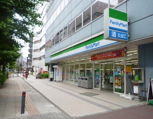 コンビニ　ファミリーマート 鈴木高島町店（コンビニ）まで150m