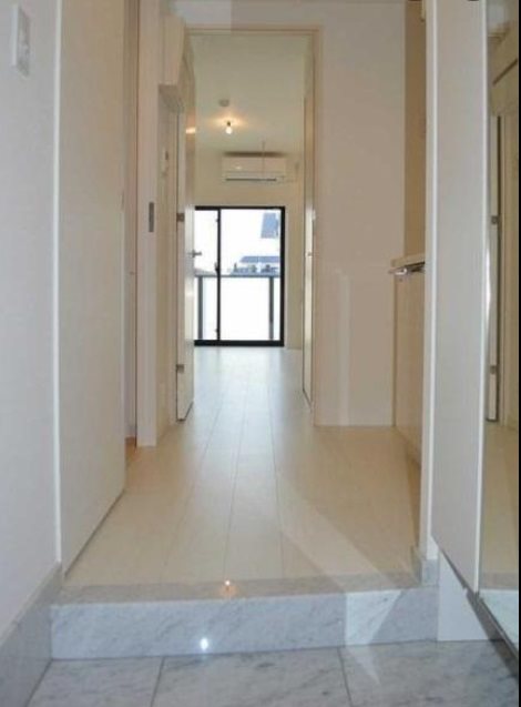 玄関　★見学予約受付中★