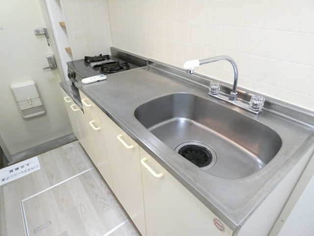 キッチン　同仕様・参考写真となります。