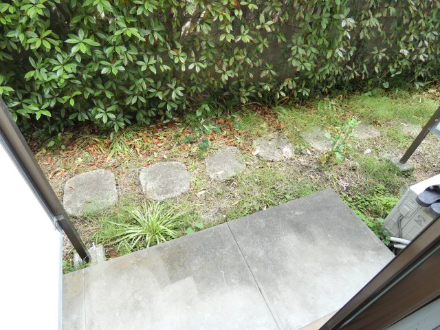 バルコニー　同仕様・参考写真となります。