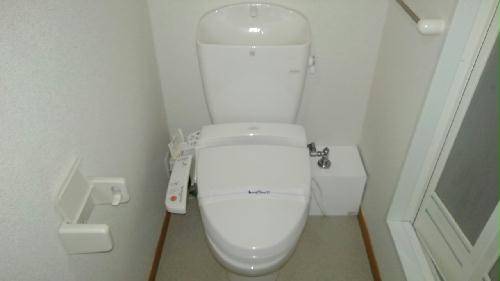 トイレ　温水洗浄便座付き