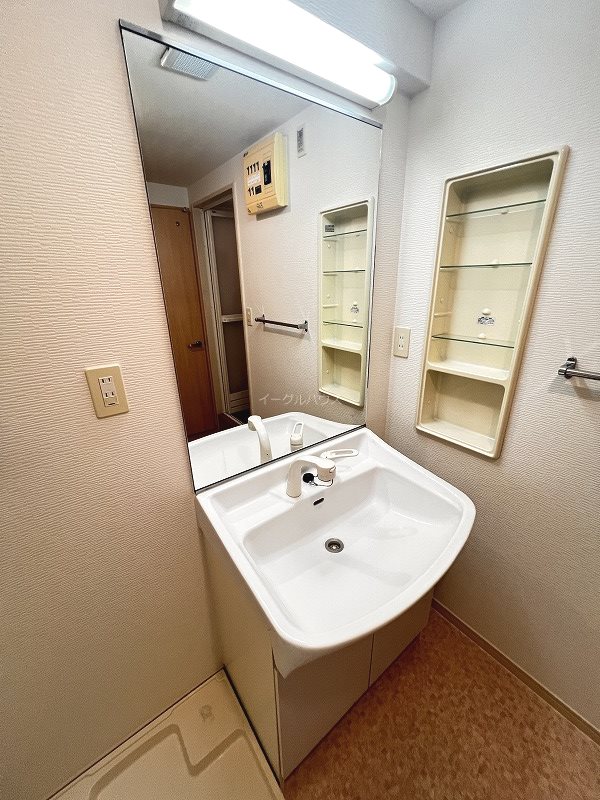 洗面設備　退去前の写真となるため現状と異なる場合がございます