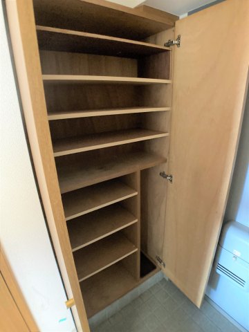 収納　別部屋反転間取りのお写真となります。