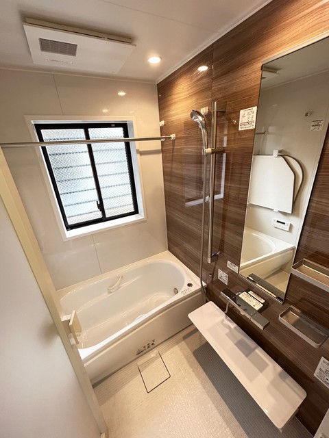 バス・シャワールーム　新規リフォーム済み