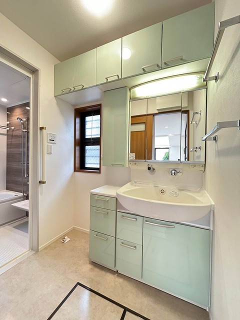 洗面設備　新規リフォーム済み