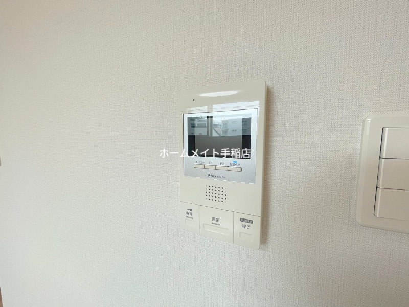 セキュリティ　モニター付きインターホンで安心です♪