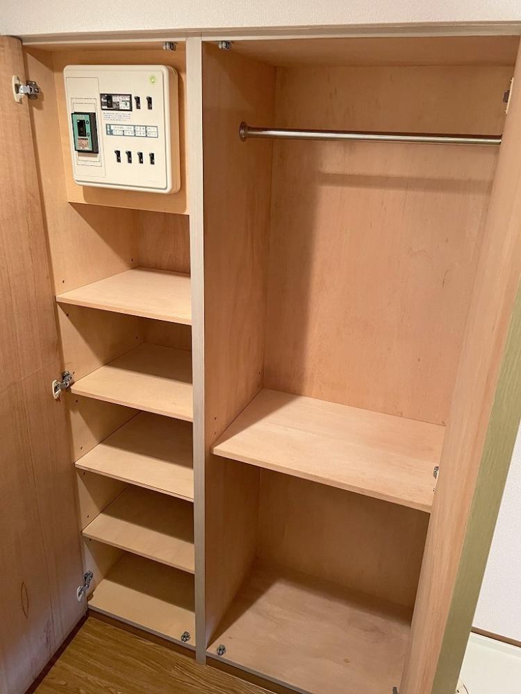 玄関　玄関収納有