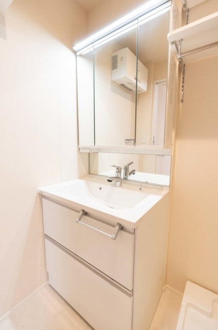 洗面設備　★3面鏡の独立洗面台★