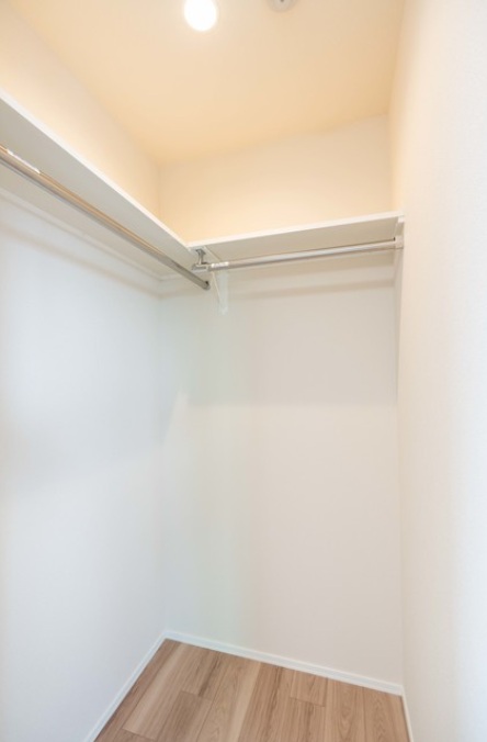 収納　★0.9帖のウォークインクローゼット★