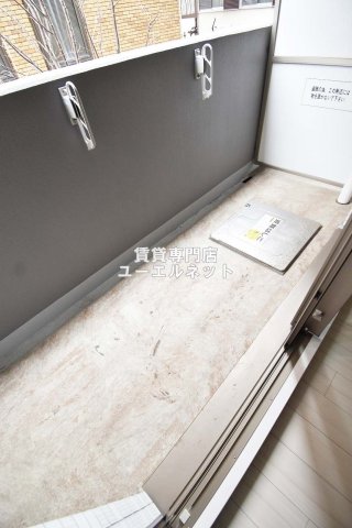 バルコニー　バルコニー付きで採光＆風通し良好！