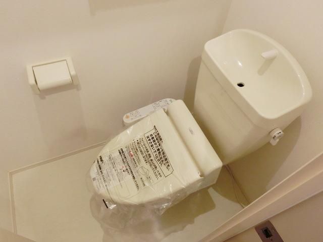 トイレ　★うれしいウォシュレット付きのトイレです★