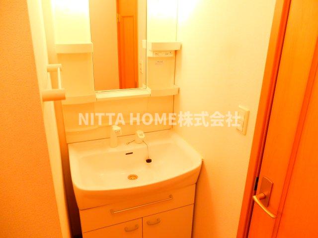 洗面設備　人気の洗髪洗面化粧台が付いています◇