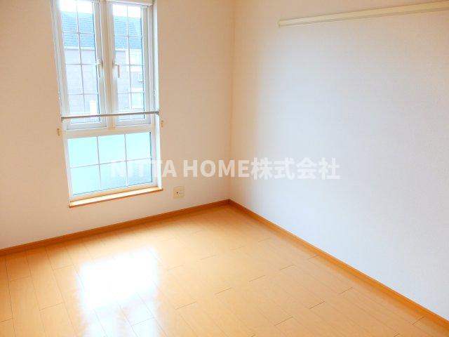 その他部屋・スペース　小窓付きのお洒落な室内です♪