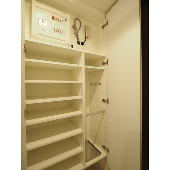 玄関　大容量の靴箱