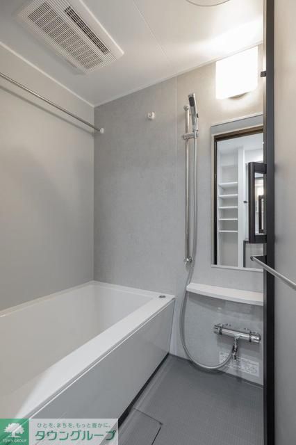 バス・シャワールーム　Aタイプ2024年10月撮影 同タイプ1301号室の写真です