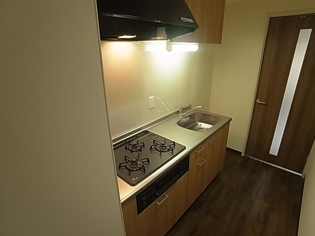 キッチン　３口ガスコンロでグリル付き！