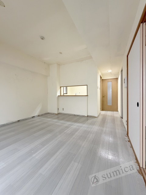 居室・リビング　ホワイトベースで明るい内装♪