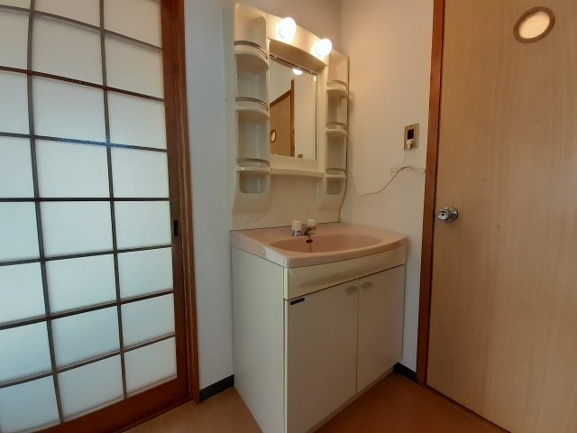 洗面設備　※過去の室内写真のため現況と異なる場合があります