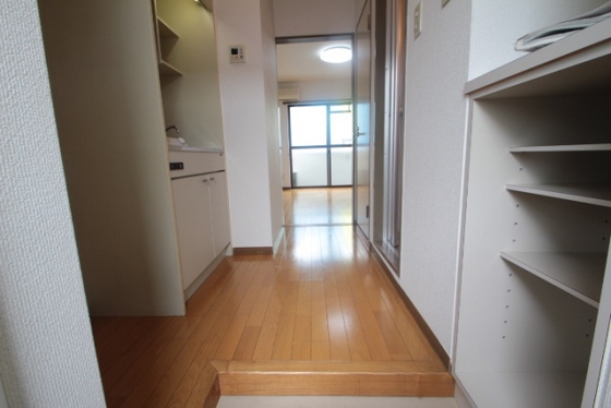 玄関　※別部屋の写真です