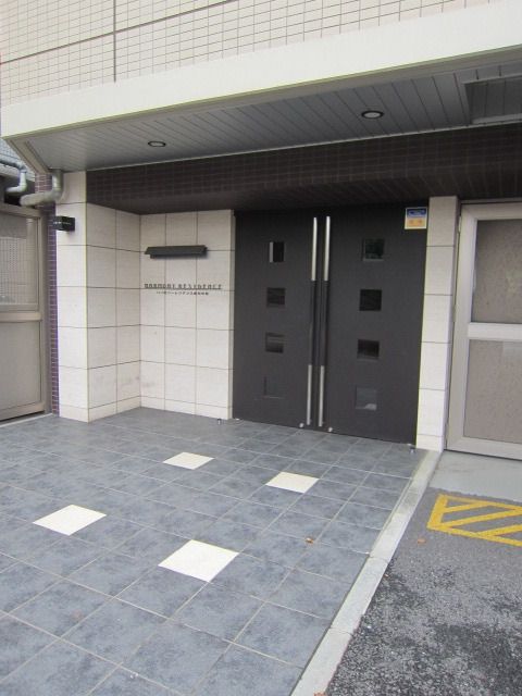 エントランス　★お問い合わせはタウンハウジングまで★
