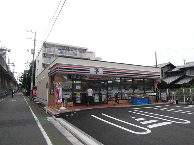 コンビニ　セブンイレブン（コンビニ）まで66m