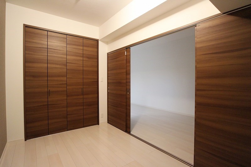 その他部屋・スペース　寝室の広さもあり、大き目のベッドも置けます。