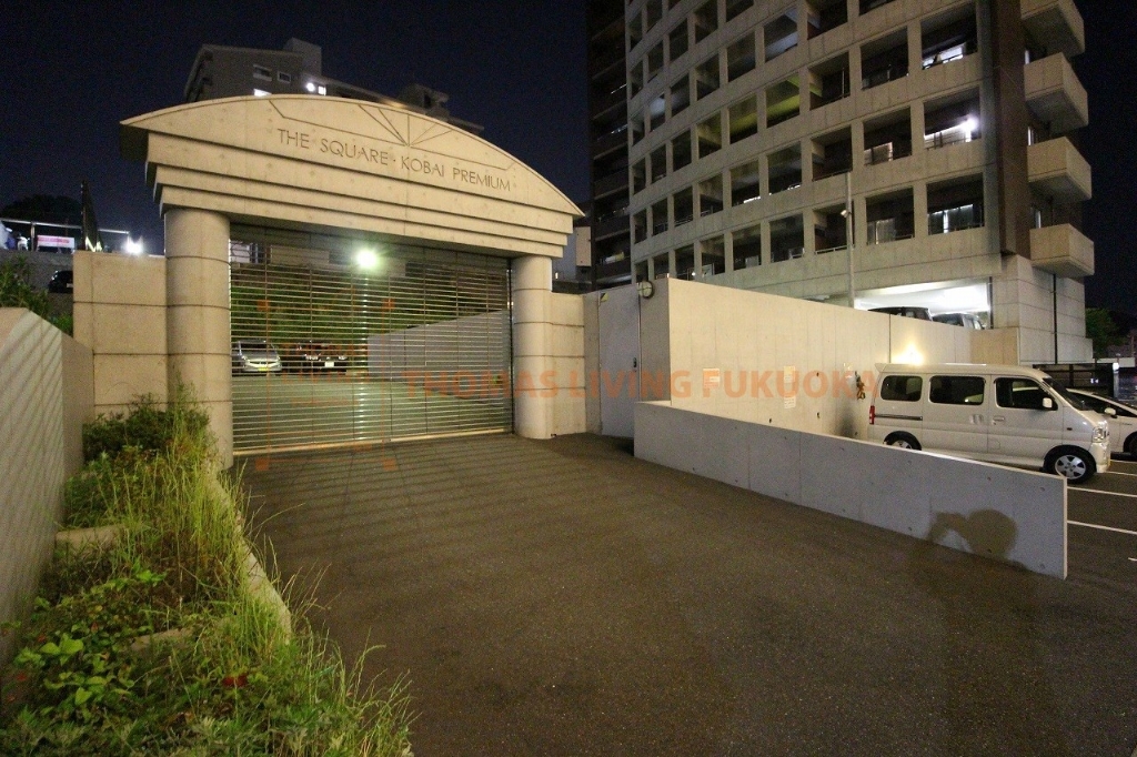 駐車場　シャッターゲート付きの駐車場です。