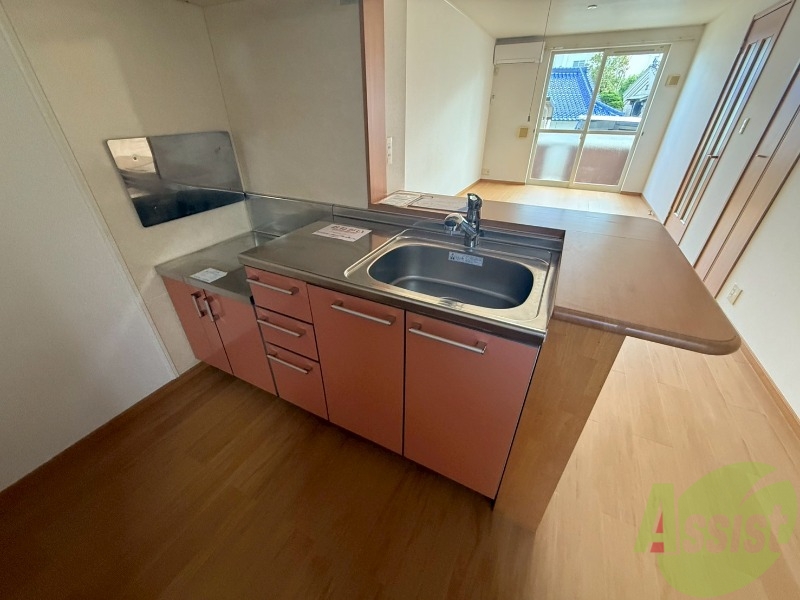 キッチン　キッチンはカウンターキッチンです。調理スペースをご確認下さい