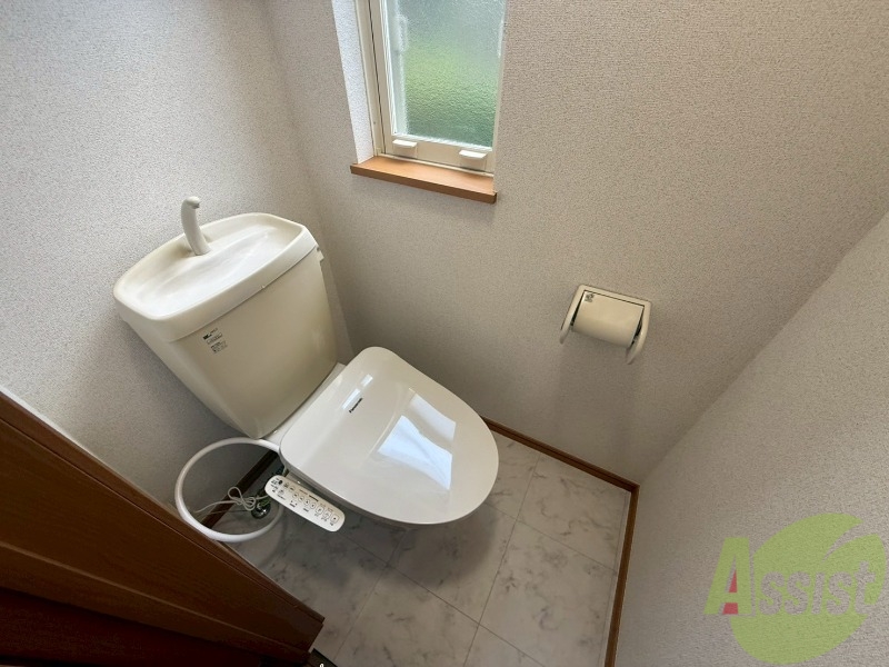 トイレ　トイレはウォシュレット付きです。シャワートイレは嬉しいですね
