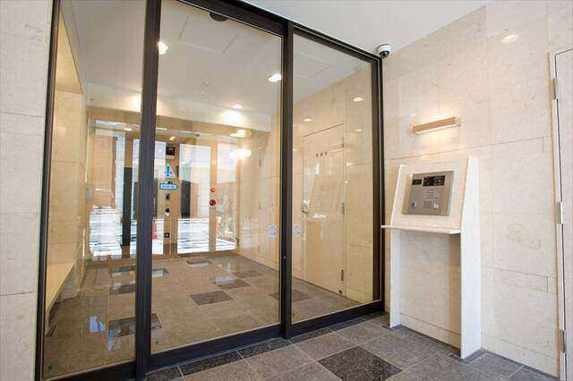 ロビー　エレベーター付き