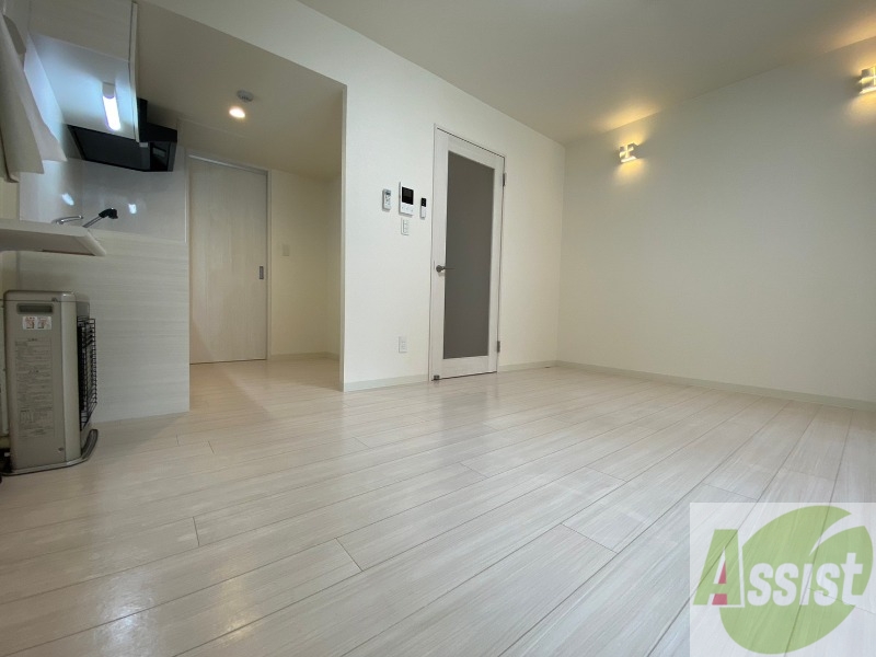 居室・リビング　広くてキレイなお部屋が広がっていて、充実した生活が送れそう。