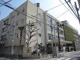 小学校　大阪市立高津小学校（小学校）まで420m