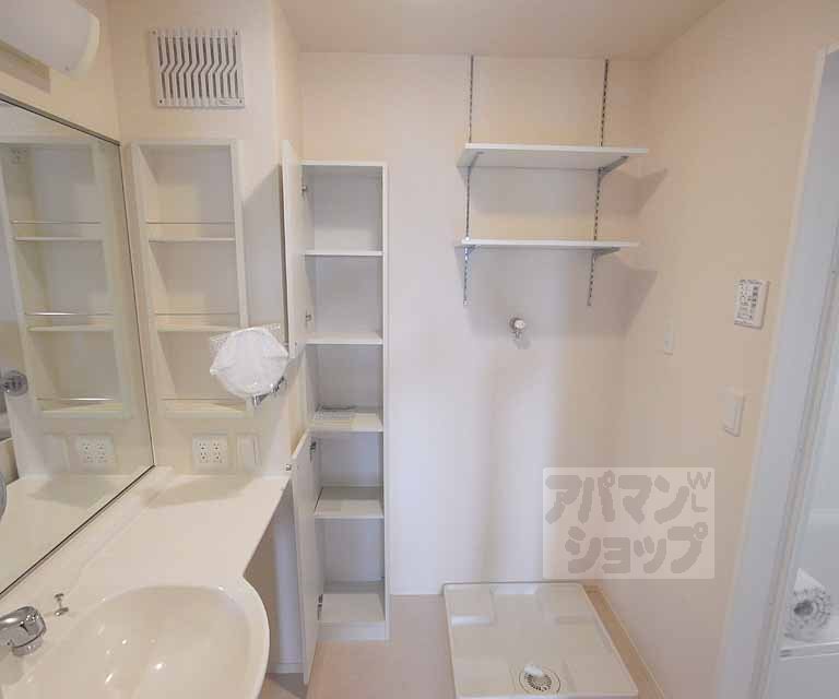 その他設備　室内洗濯機置き場。