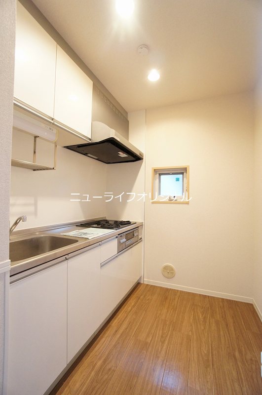 キッチン　ワークトップ広めのキッチンでお料理も楽しめます