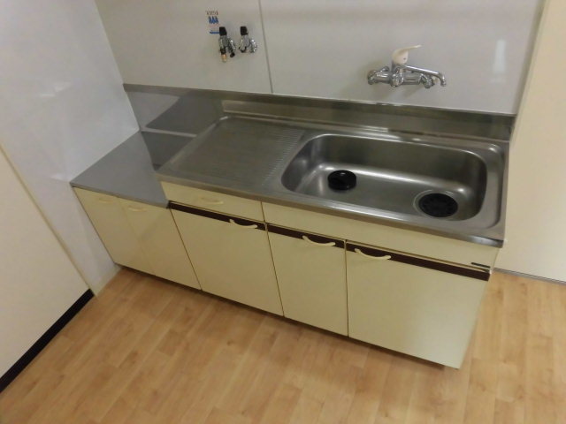 キッチン　シンクの広いキッチンです。